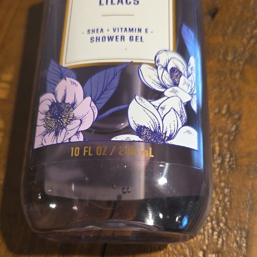 Bath & Body Works Fresh Cut Lilacs Shower Gel - Picture 4 of 5